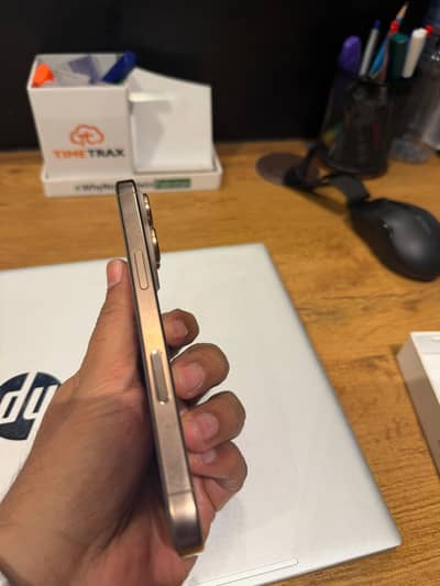 Apple iPhone 16 Pro