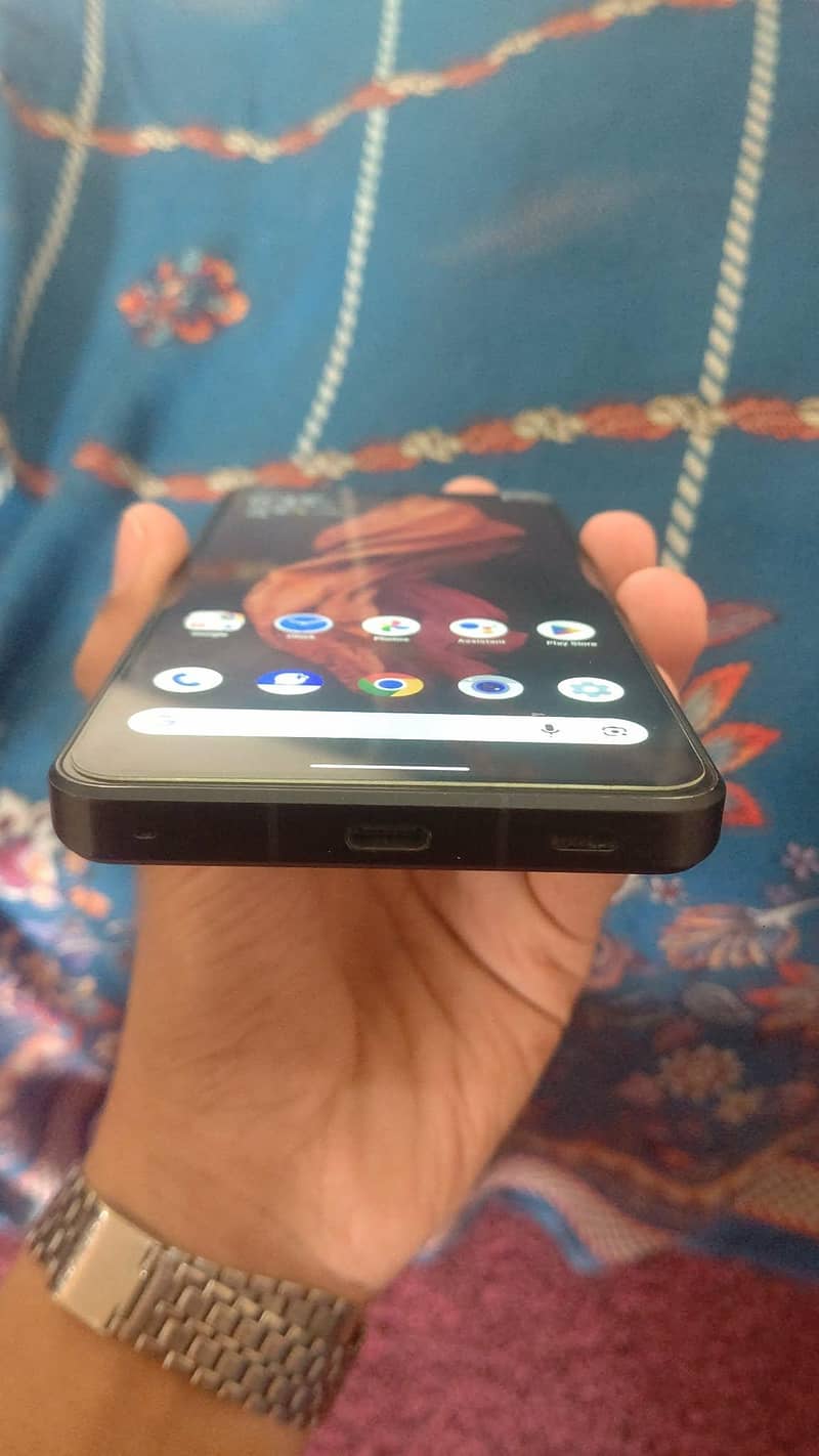Sharp Aquos Sense7 2