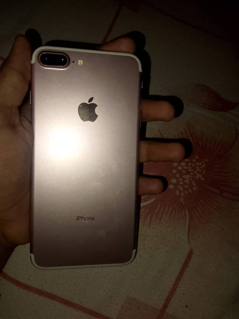 Apple iPhone 7 Plus 0