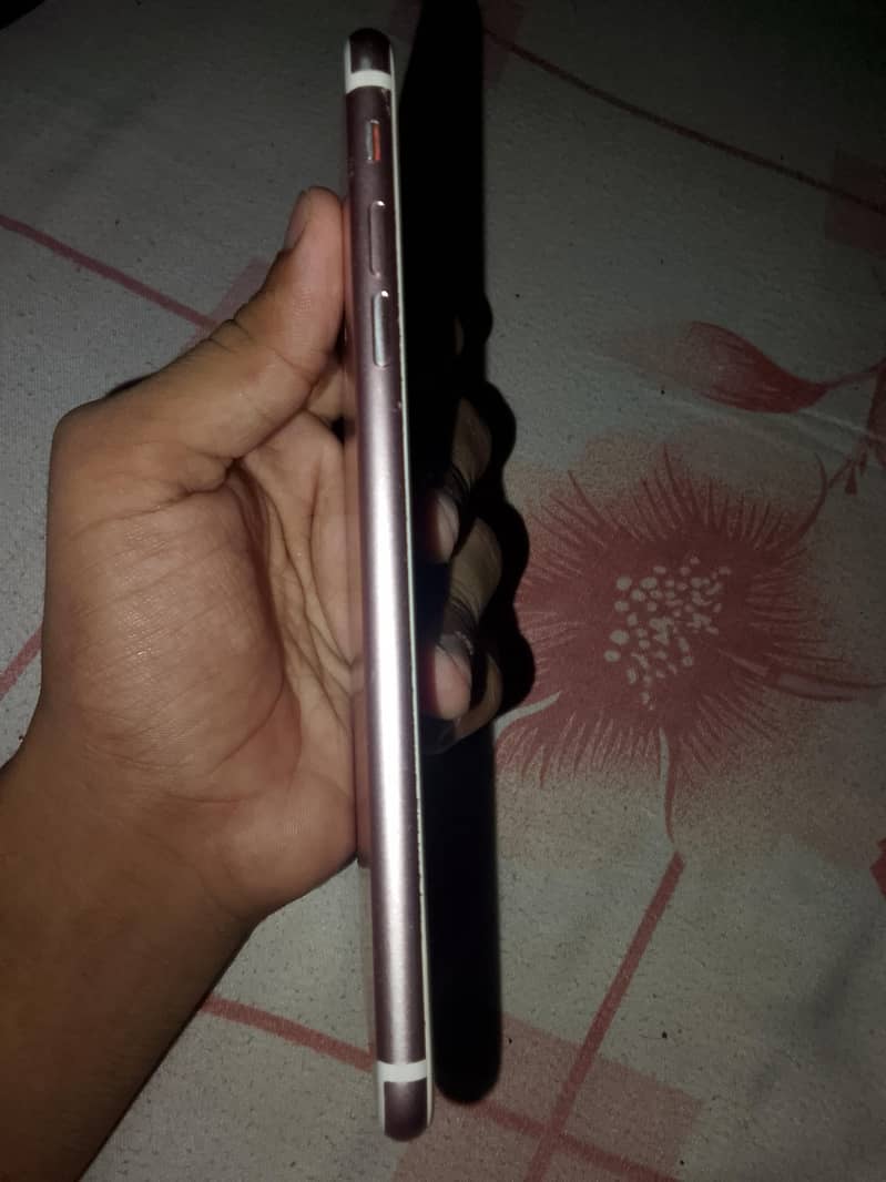 Apple iPhone 7 Plus 2