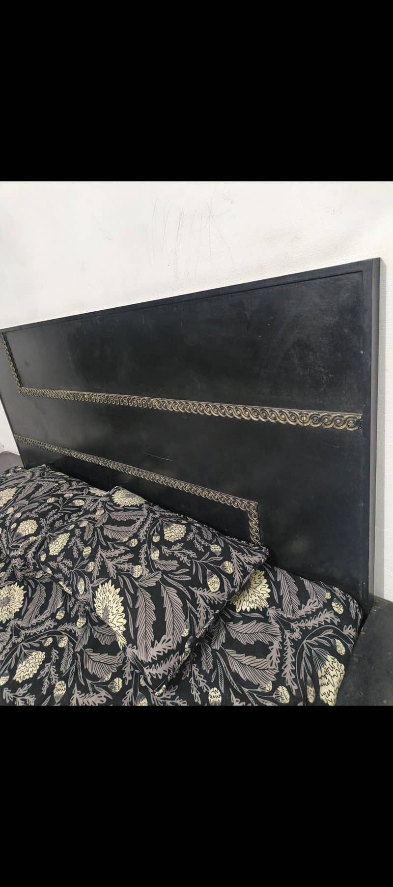 Bed and dressing 1