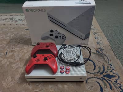 XBOX ONE S 1TB JAIL BROKEN WITH TWO CONTROLLERS