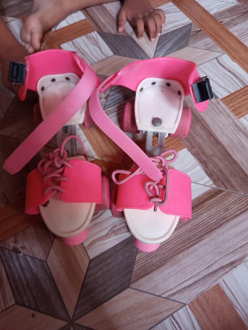 pink skating 0