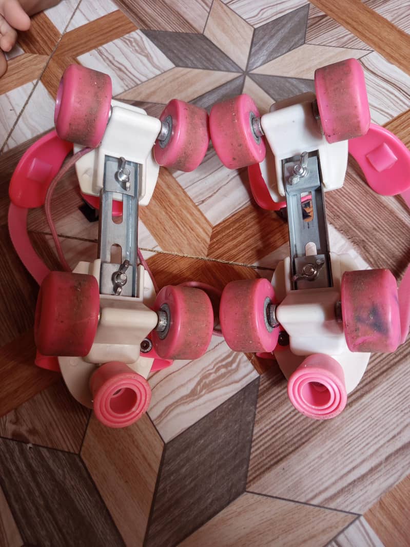pink skating 1