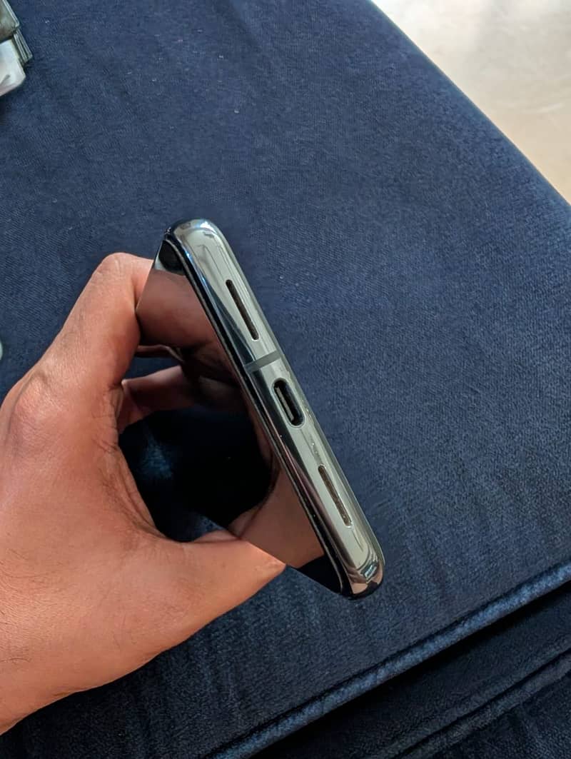 Google Pixel 8 Pro 6