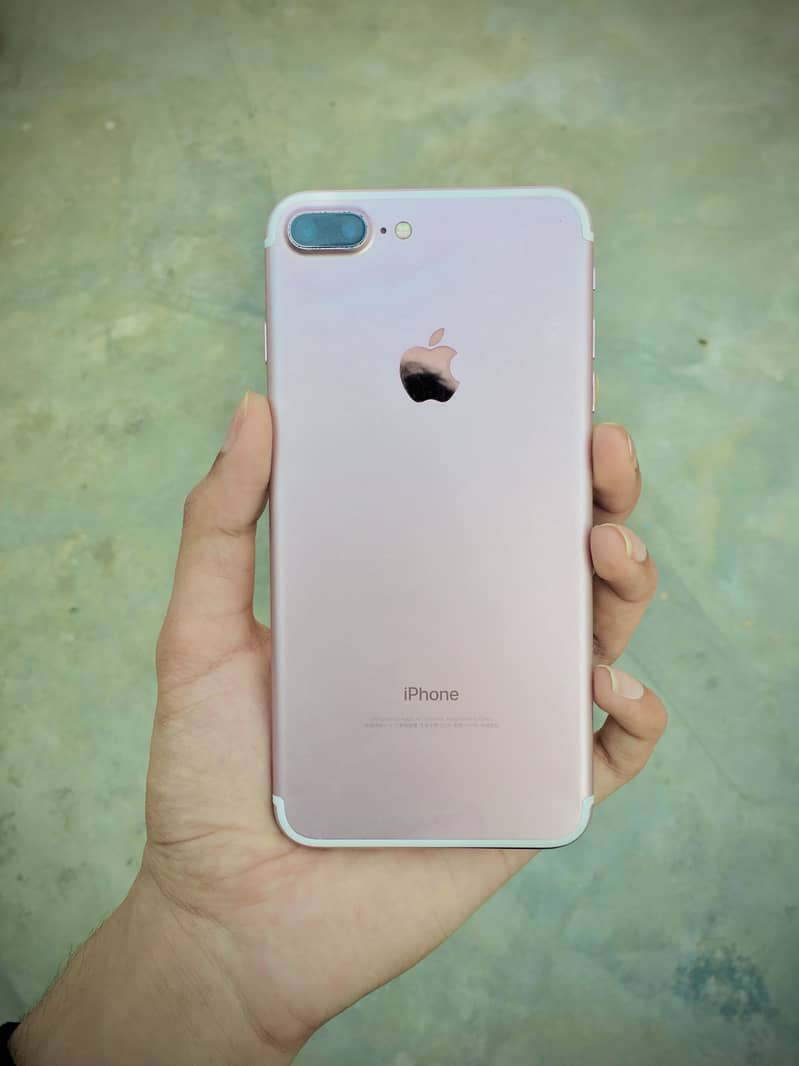 Apple iPhone 7 Plus 1