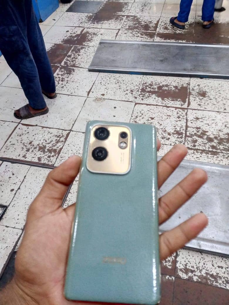 Infinix Zero 30 4