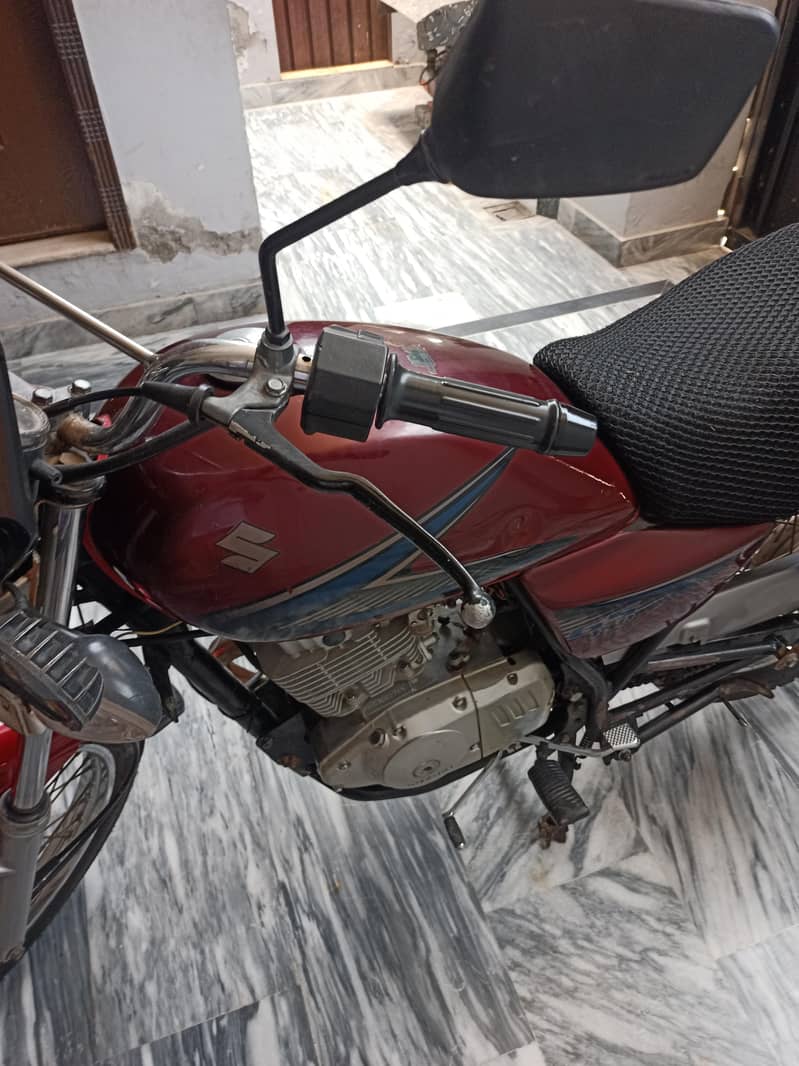 بہترین کنڈیشن سلف سٹارٹ اگلا ٹائر بالکل نیو بیٹری بالکل نیو 1