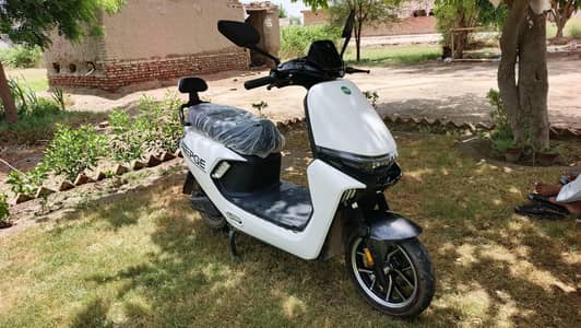 PGE Electric Scooty | 70 KM Mileage | Fully Charged in 2 Hours