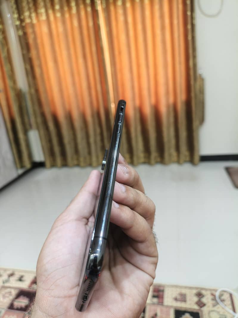 IPHONE X BACK 1