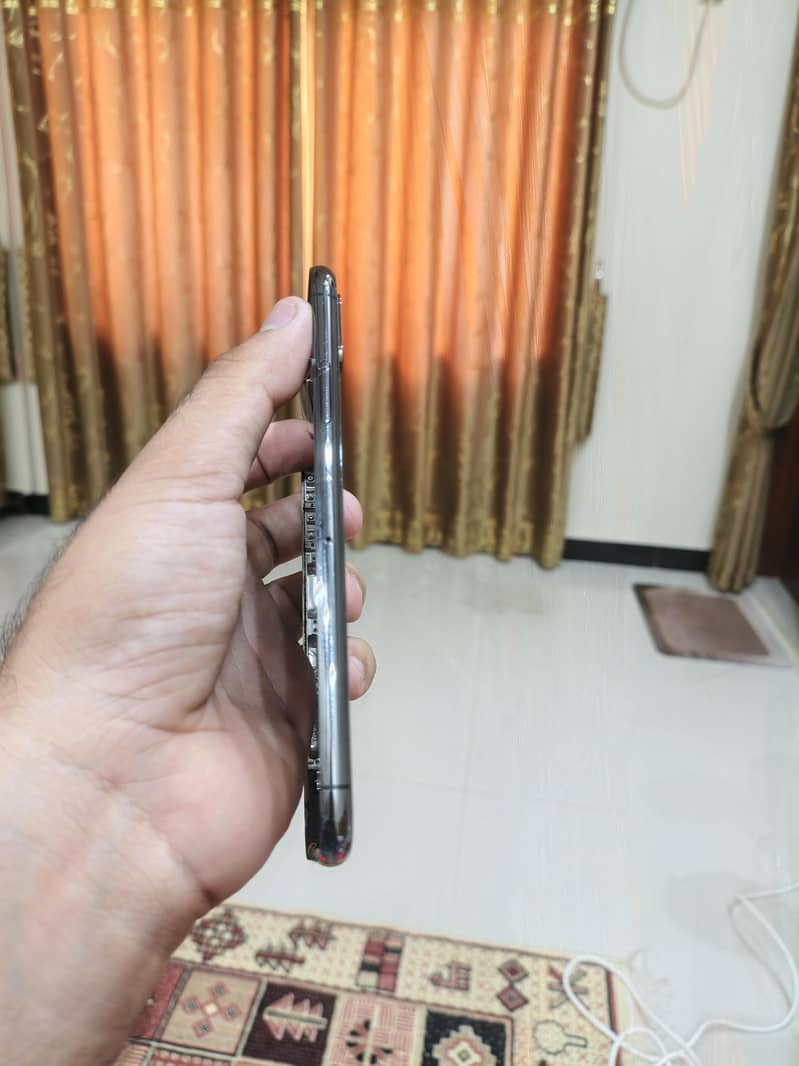 IPHONE X BACK 2