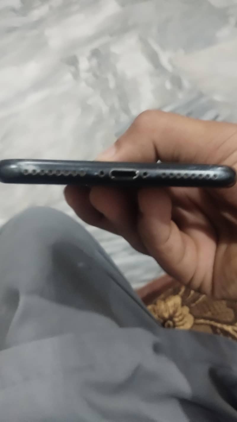 Apple iPhone 7 Plus 2