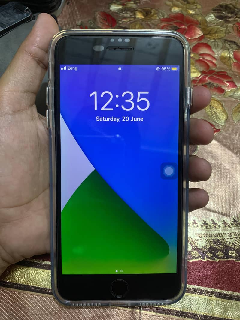Apple iPhone 7 Plus 0