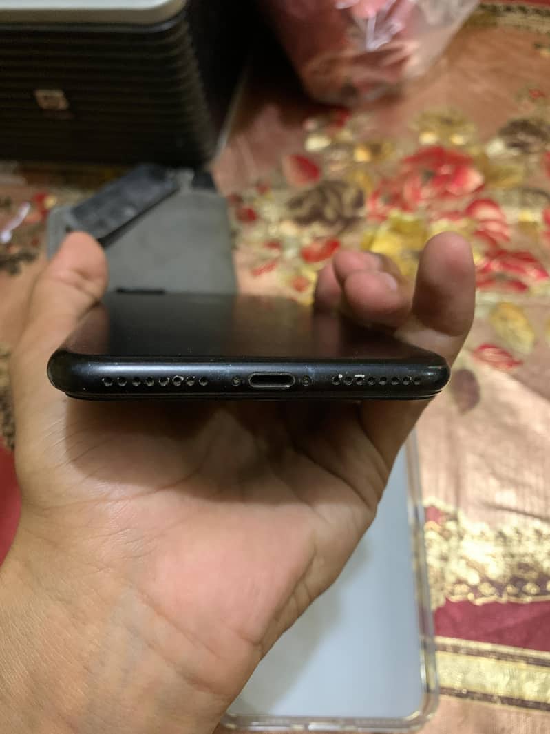 Apple iPhone 7 Plus 2