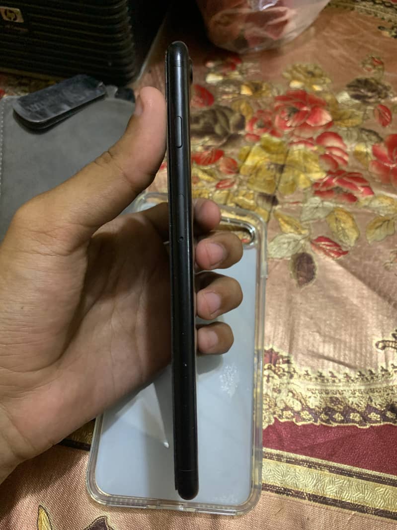 Apple iPhone 7 Plus 3