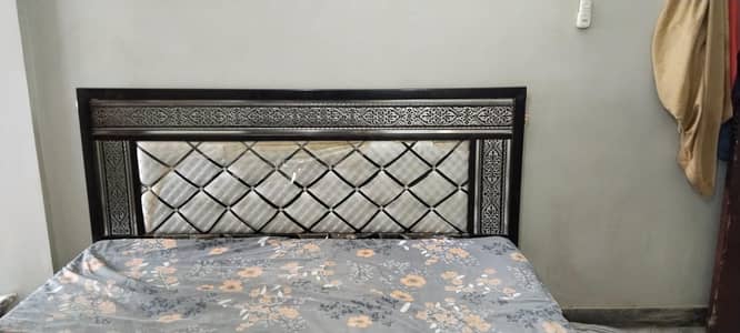 double bed with madicated matterss  and 2 door sliding cuoboard