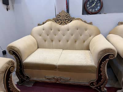 6 seaters sofa good condition neat and clean