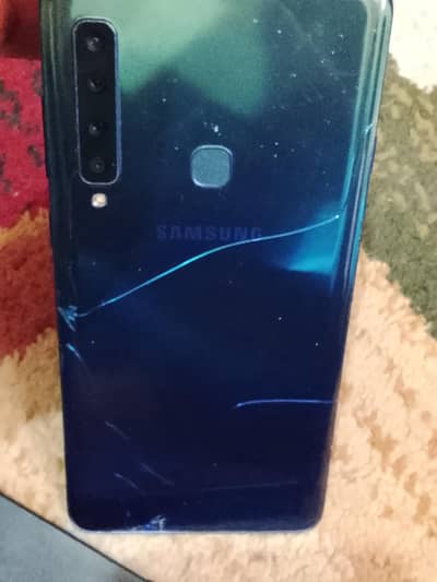 Samsung galaxy A9 2018 8gb 128gb pta aproved 4 camera