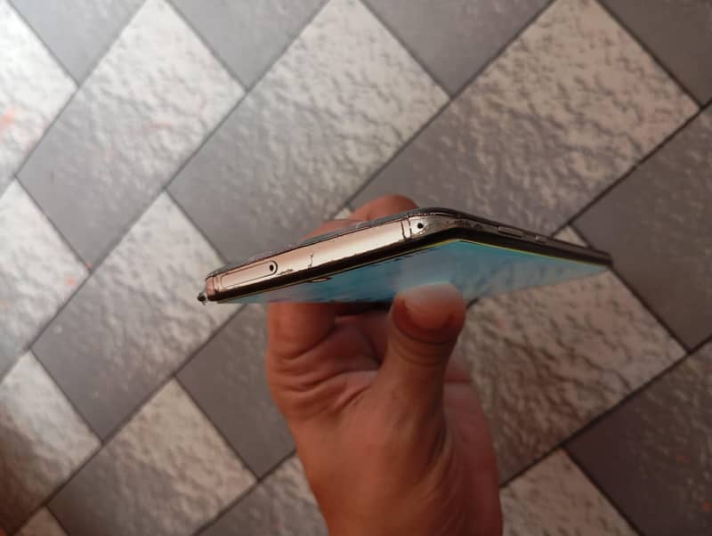 Sharp Aquos Zero 2 9