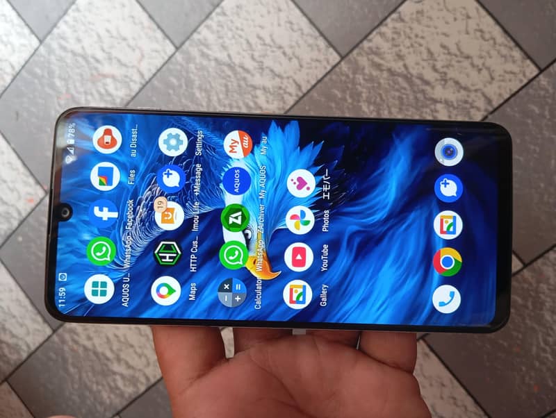 Sharp Aquos Zero 2 11