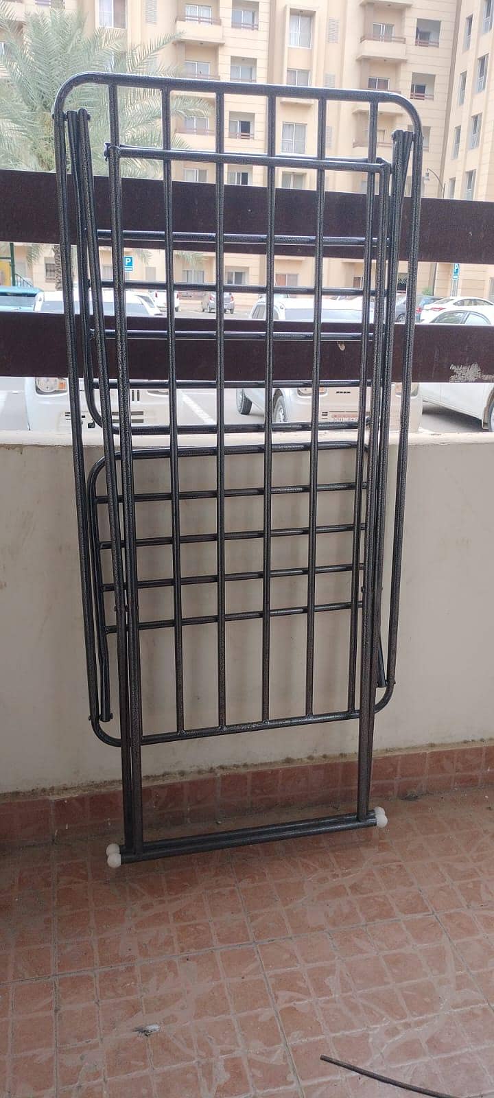 clothes stand 0