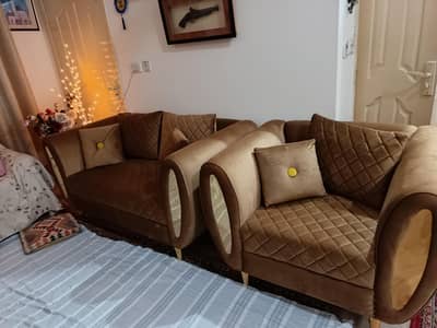 new condition sofa set for sale in wapda town
