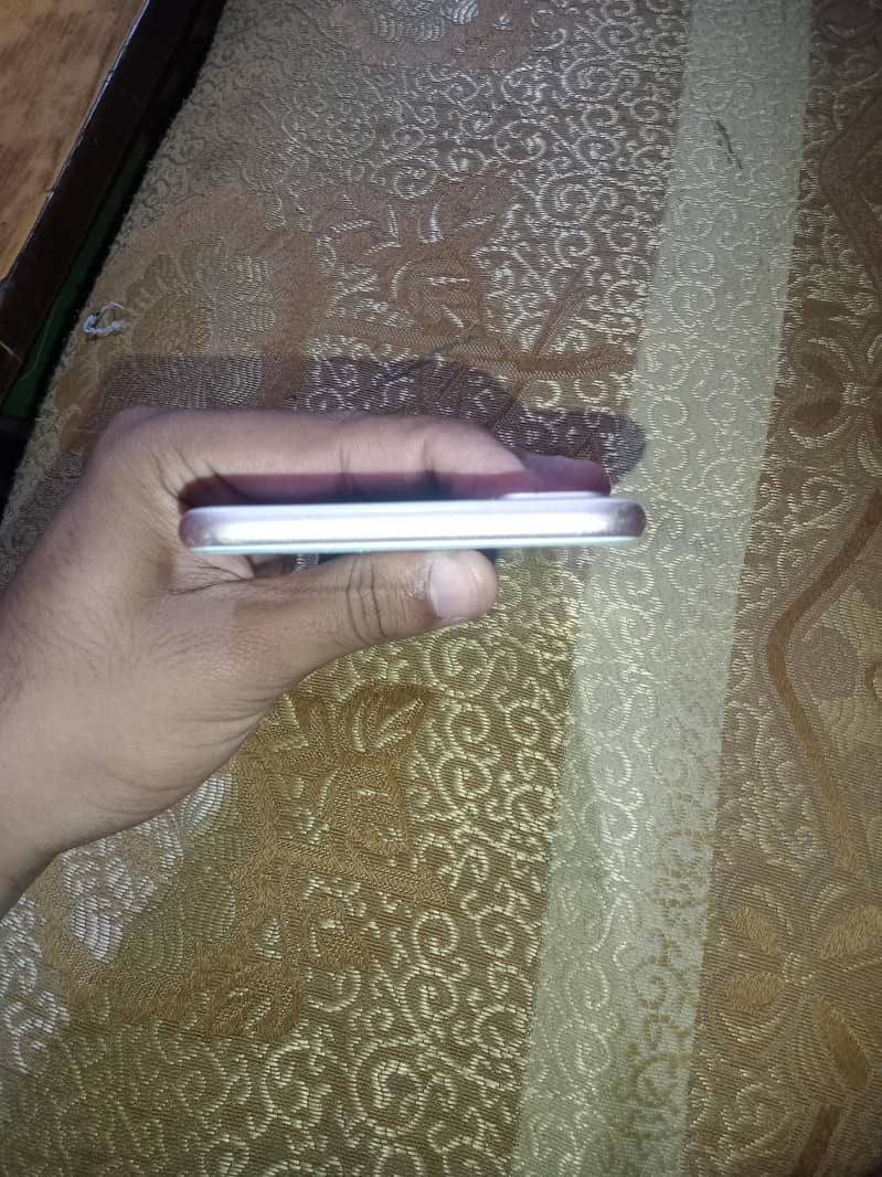 Apple iPhone 7 Plus 1