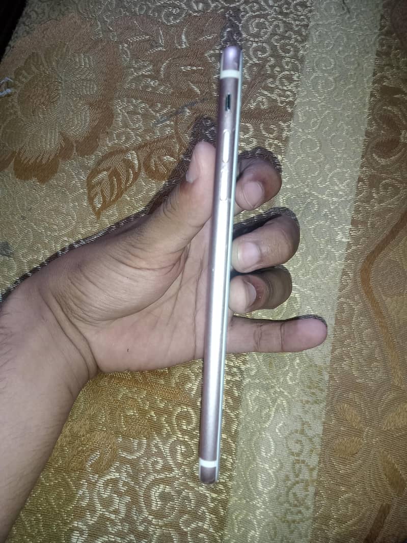 Apple iPhone 7 Plus 2