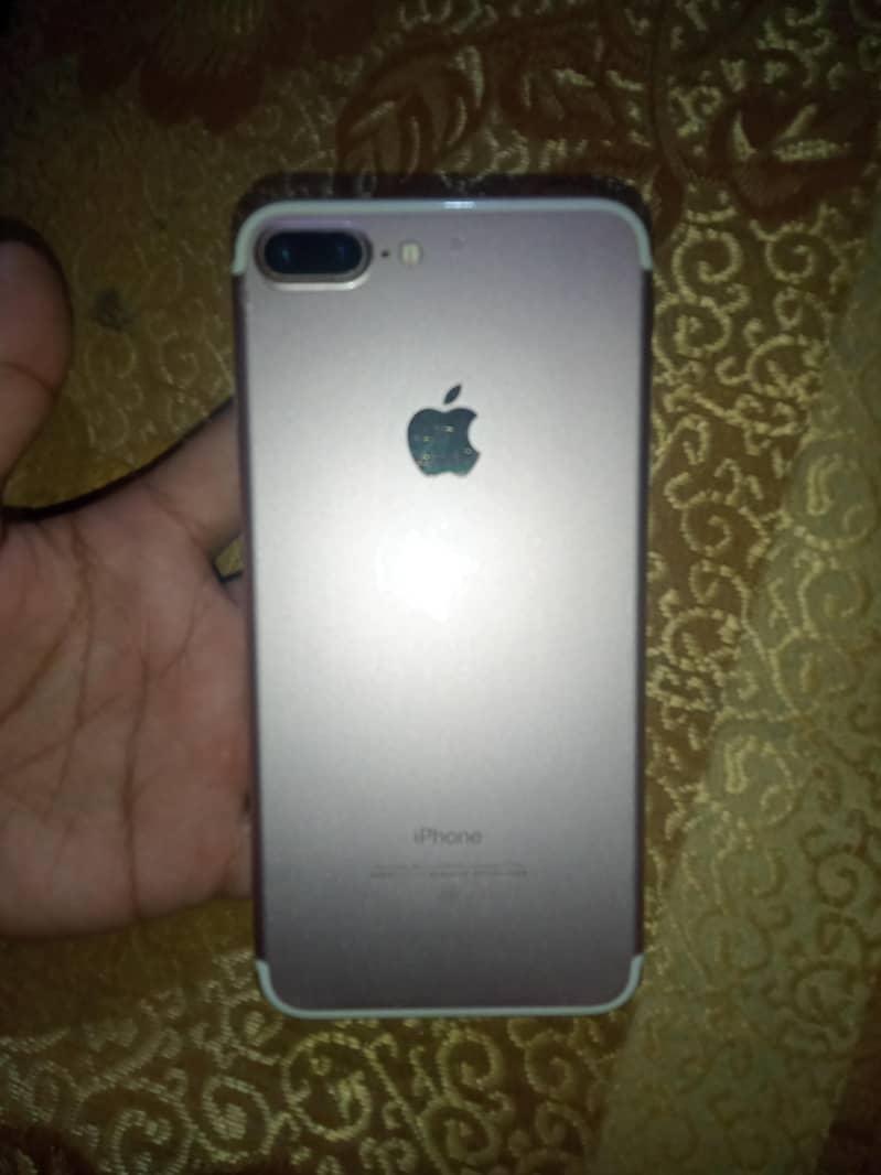 Apple iPhone 7 Plus 3