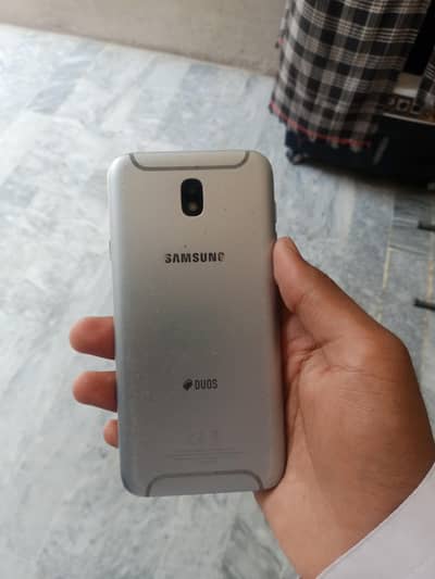 Samsung Galaxy J7