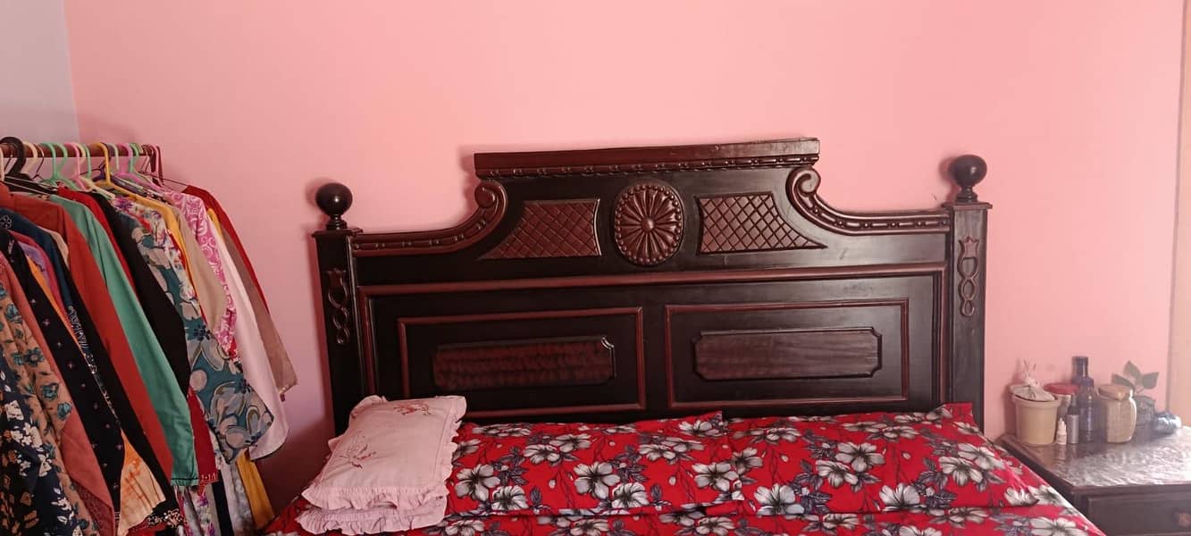 King Bed 0