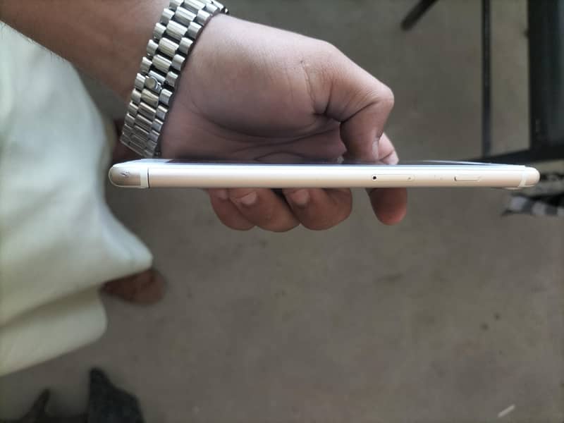 Apple iPhone 7 Plus 3
