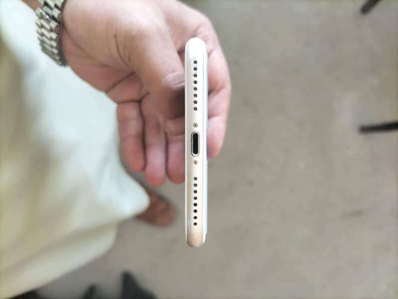 Apple iPhone 7 Plus 5