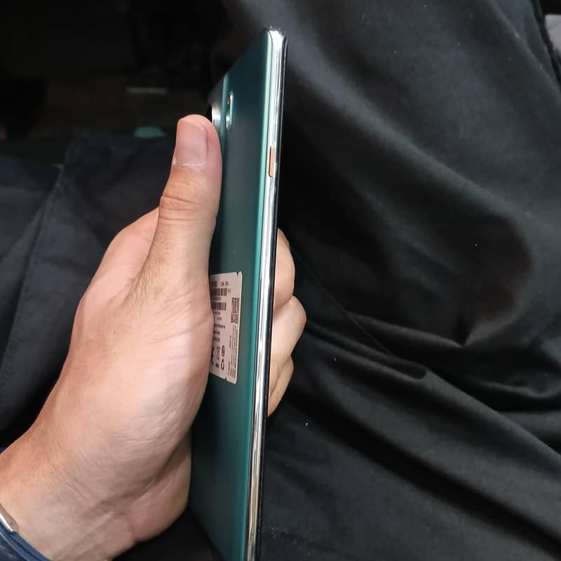 Tecno CAMON 40 Pro 1