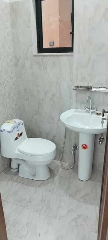 7 MARLA GROUND FLOOR 2 BEDROOM 3 BATHROOM 1 KITCHEN TV LOUNGE 1 DRIWING ROOM AVAILABLE FOR RENT IN JUBILEE TOW