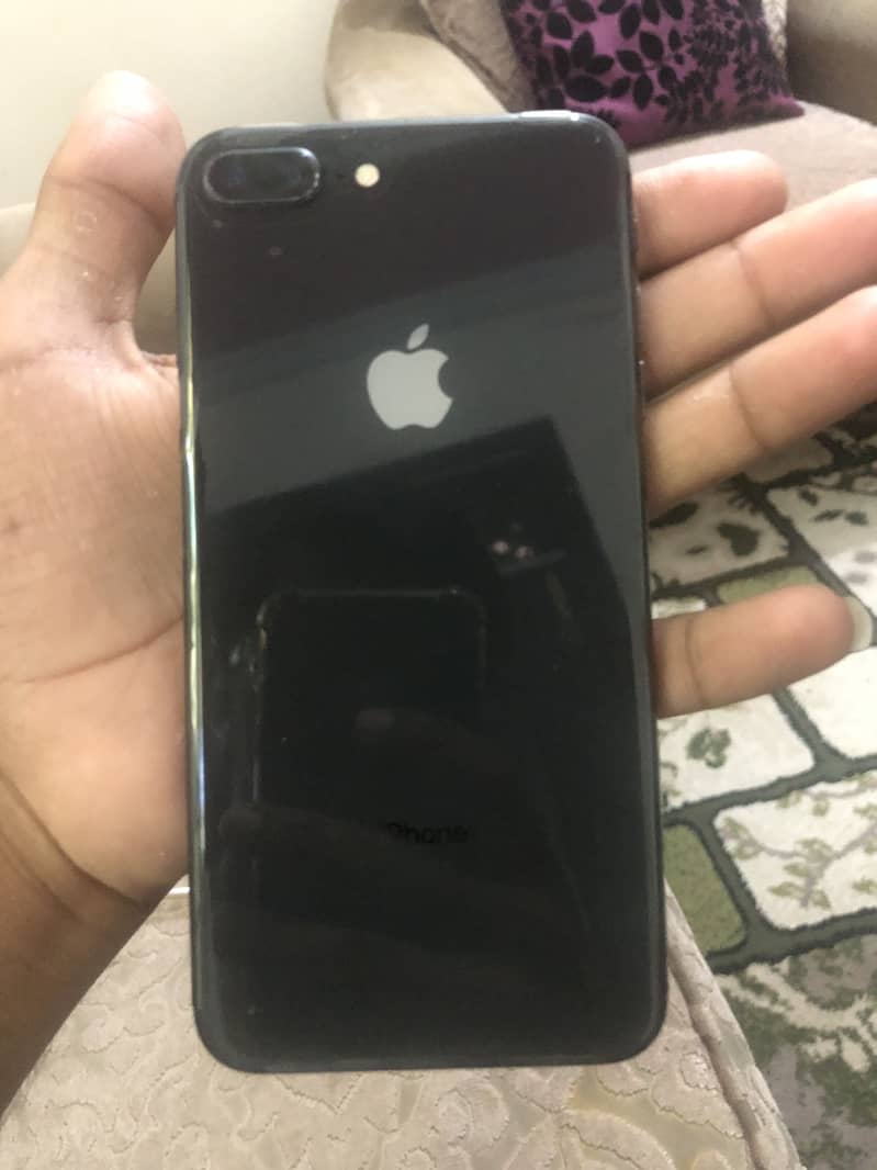 Apple iPhone 8 Plus 4