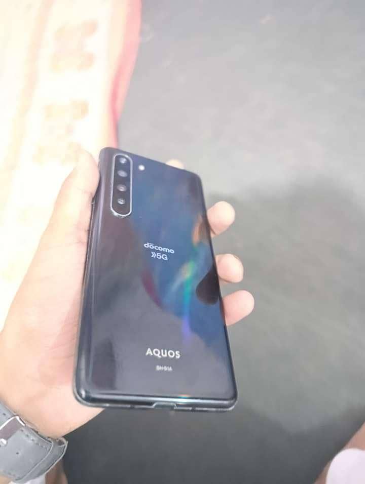 Sharp Aquos R5G 0