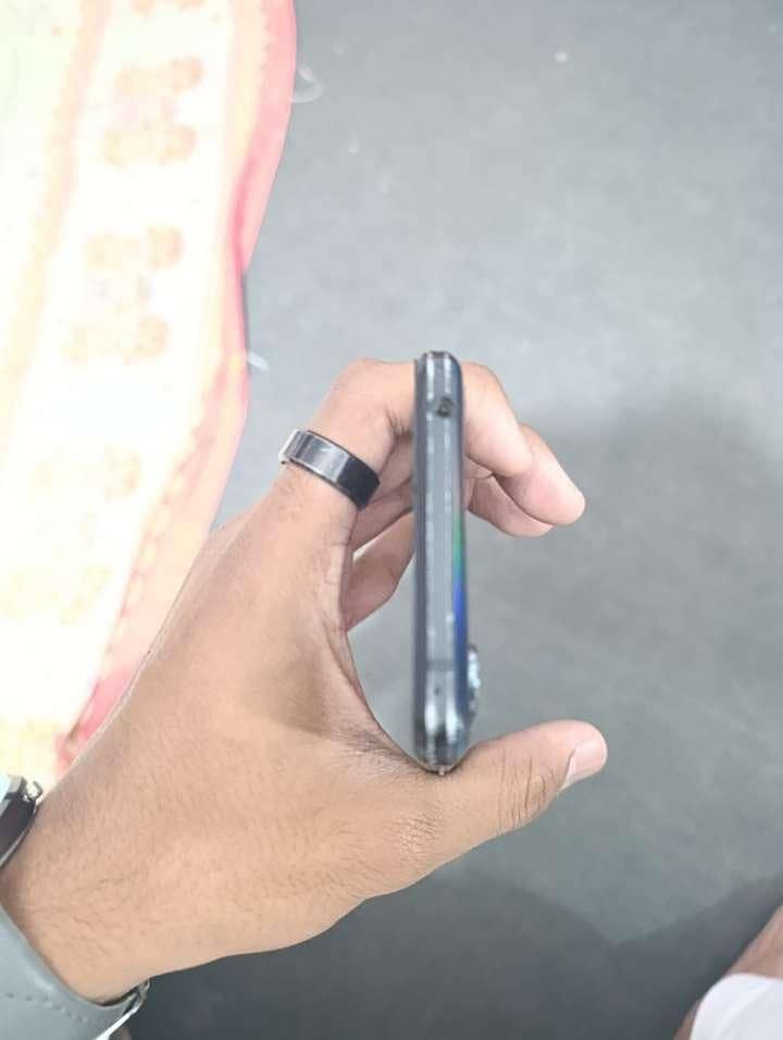 Sharp Aquos R5G 3
