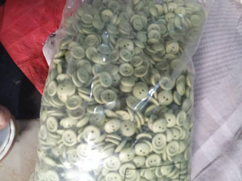 plastic button 2