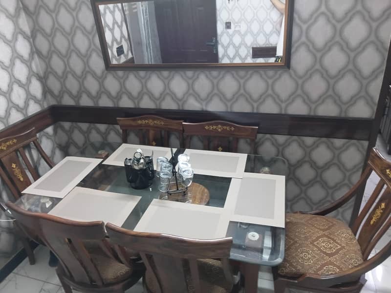 Dining table 0