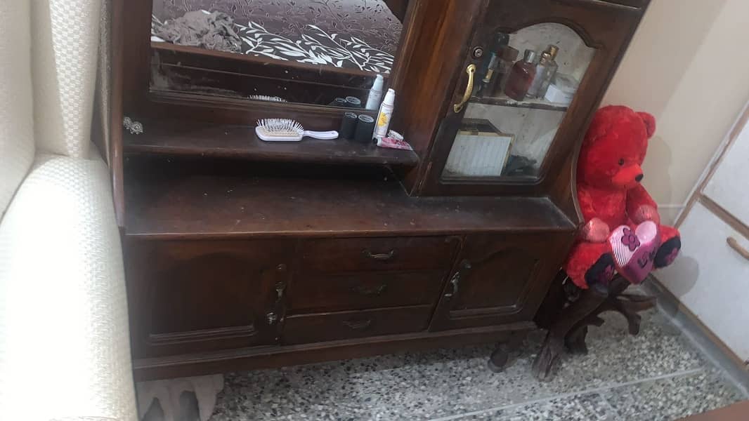 Dressing Table 0