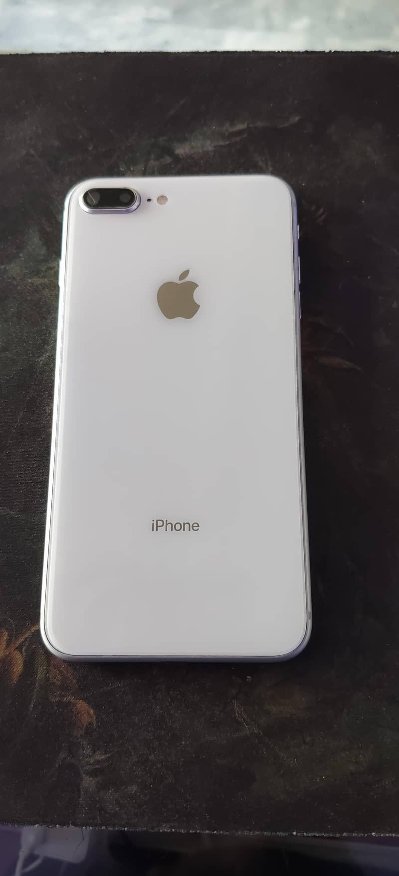 Apple iPhone 8 Plus 1