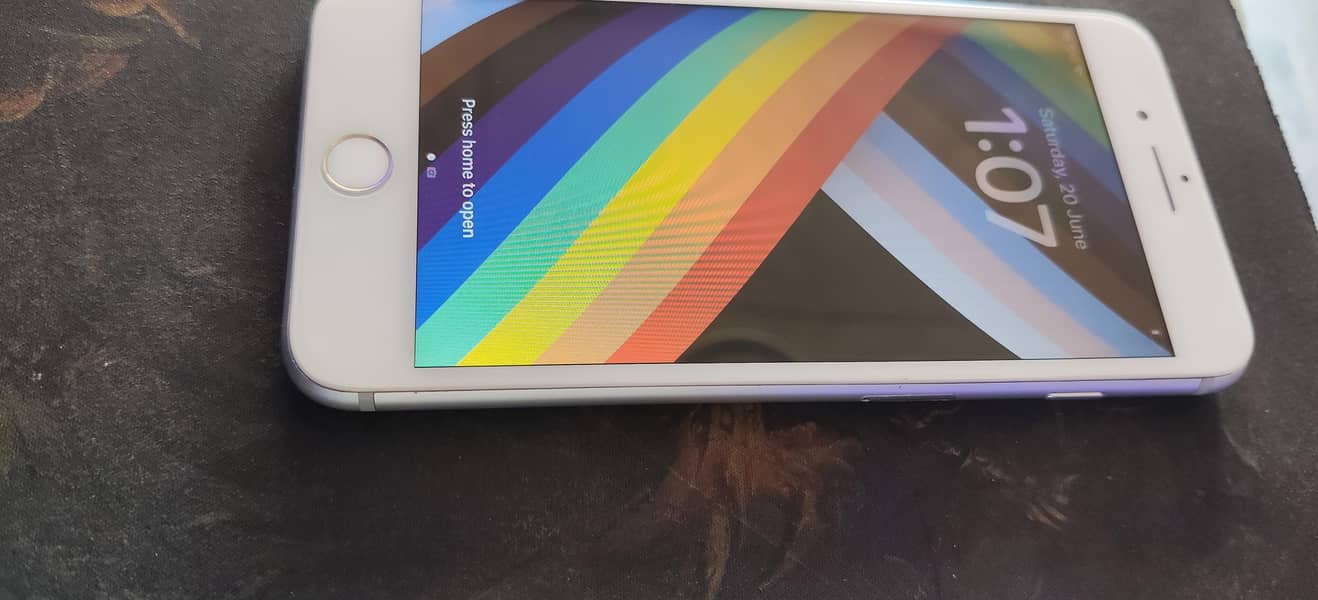 Apple iPhone 8 Plus 2