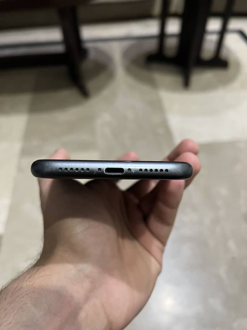 iPhone 11 Jv 1