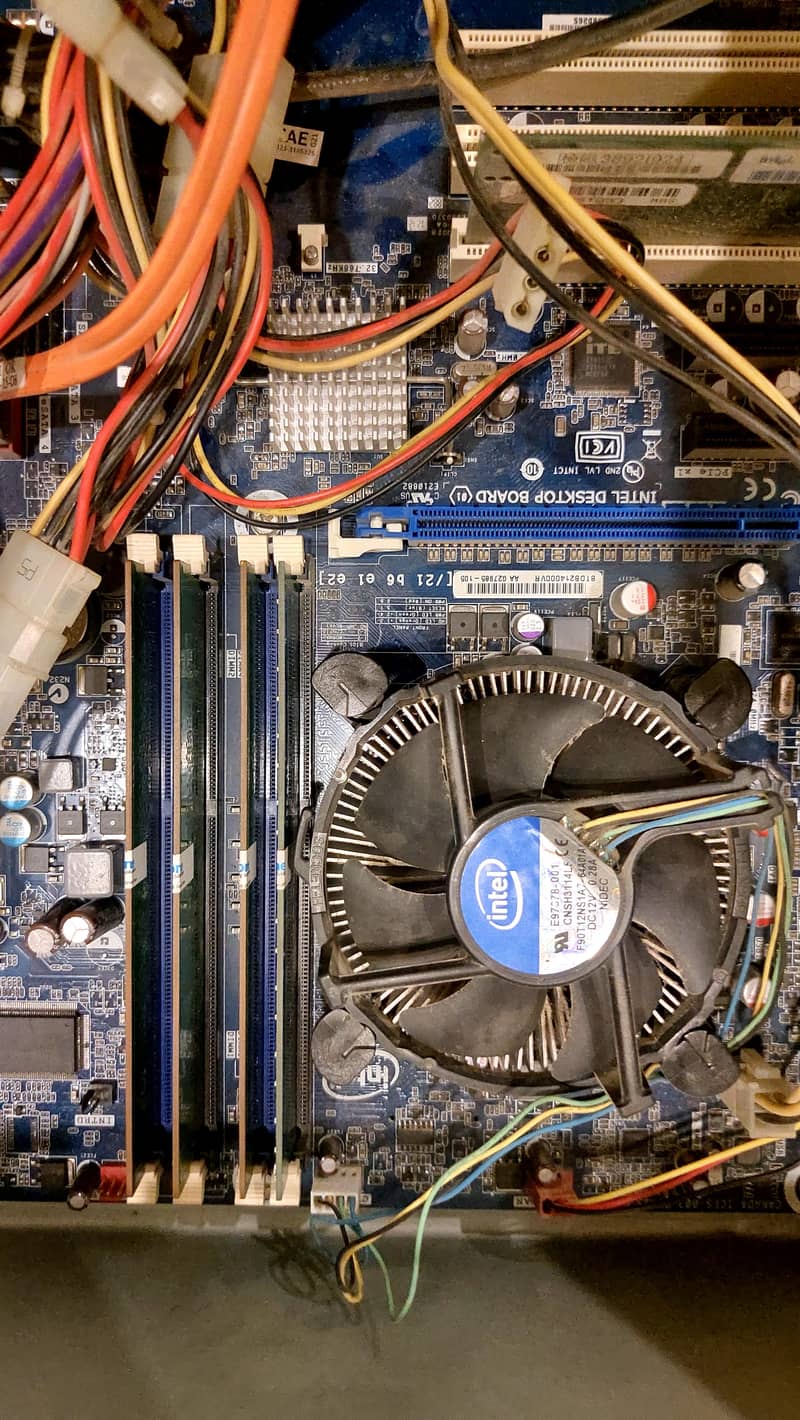 Intel processor based desktop 3