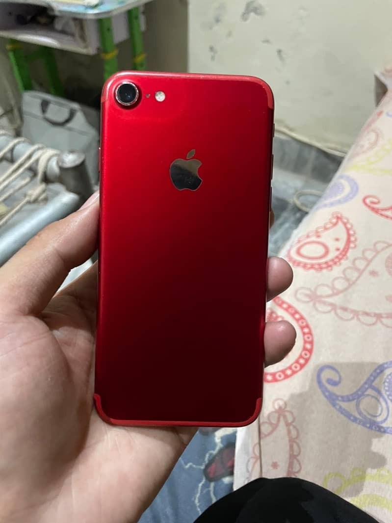 Apple iPhone 7 0