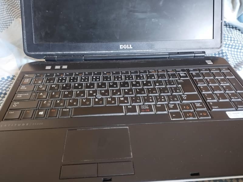 Latitude E5530 1