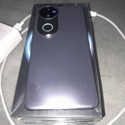 Vivo V50