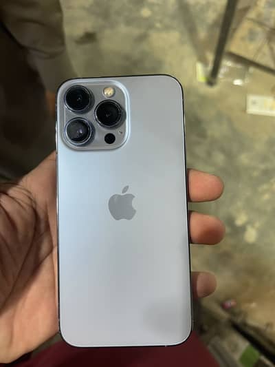 Apple iPhone 13 Pro (with box)