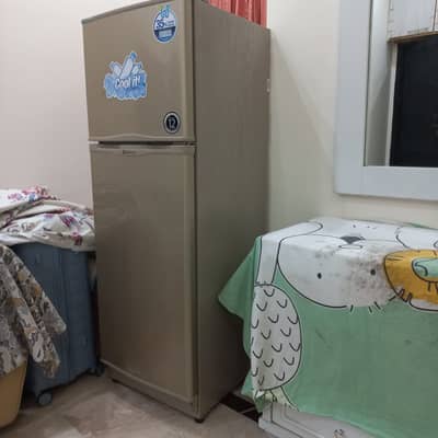 10/10 condition brand new unused fridge for sale contact: 03218530499